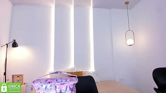 Snapshot of nami_hot04 chatting on 02-18-25, 08:25 nami hot04 online show from 02-18-25, 08:25