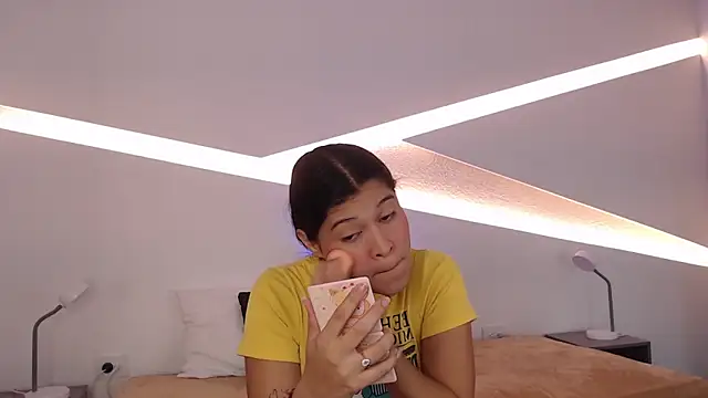 Snapshot of nami_hot04 chatting on 02-27-25, 01:17 nami hot04 online show from 02-27-25, 01:17