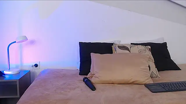 Snapshot of nami_hot04 chatting on 03-20-25, 04:20 nami hot04 online show from 03-20-25, 04:20