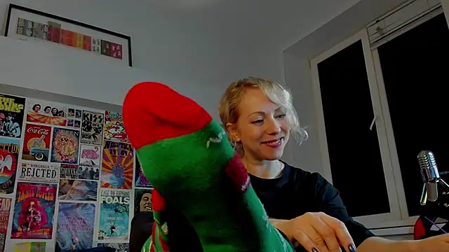 LylithSkye online show from 01-04-25, 11:54