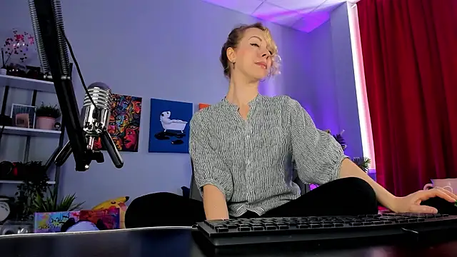 LylithSkye online show from 02-25-26, 11:31