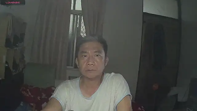 Snapshot of YuHsuant chatting on 03-12-25, 09:55 YuHsuant online show from 03-12-25, 09:55