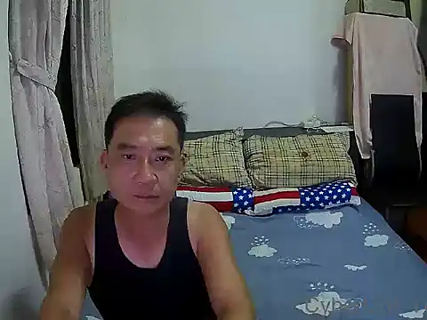 Snapshot of YuHsuant chatting on 10-07-25, 12:35 YuHsuant online show from 10-07-25, 12:35