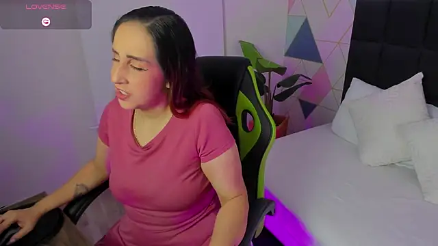 Snapshot of jadde13_ chatting on 10-06-25, 07:55 jadde13 online show from 10-06-25, 07:55