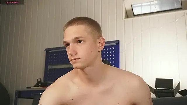 dustyn fox online show from 09-13-25, 03:01