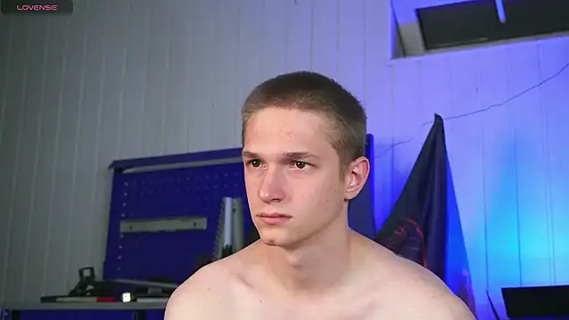 dustyn fox online show from 10-04-25, 04:38