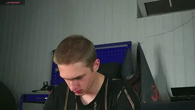 dustyn fox online show from 10-07-25, 04:37