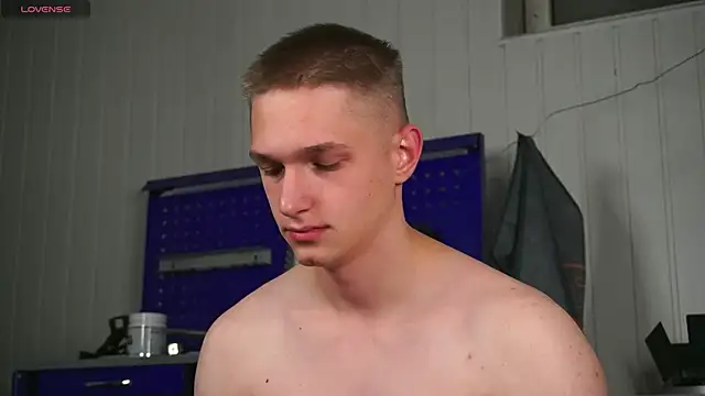 dustyn fox online show from 10-16-25, 04:41