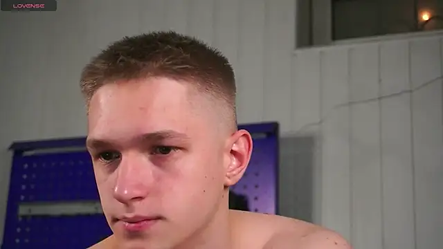 dustyn fox online show from 12-14-25, 03:06