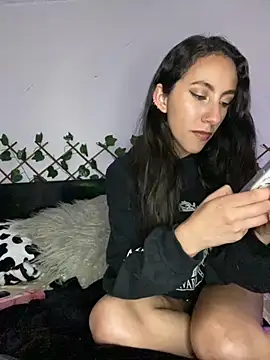 Snapshot of FrancellyHot chatting on 10-14-25, 12:22 FrancellyHot online show from 10-14-25, 12:22