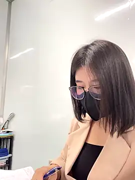 Snapshot of LanJeny_sexy chatting on 12-04-24, 02:20 LanJeny sexy online show from 12-04-24, 02:20