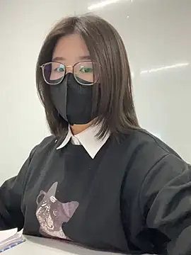 Snapshot of LanJeny_sexy chatting on 12-19-24, 02:12 LanJeny sexy online show from 12-19-24, 02:12