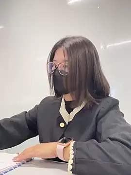 Snapshot of LanJeny_sexy chatting on 12-21-24, 02:41 LanJeny sexy online show from 12-21-24, 02:41