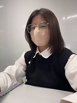 Snapshot of LanJeny_sexy chatting on 12-24-24, 02:43 LanJeny sexy online show from 12-24-24, 02:43