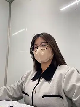 Snapshot of LanJeny_sexy chatting on 01-14-25, 02:40 LanJeny sexy online show from 01-14-25, 02:40