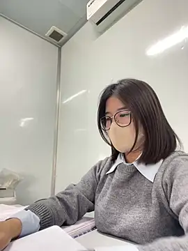 Snapshot of LanJeny_sexy chatting on 01-16-25, 07:28 LanJeny sexy online show from 01-16-25, 07:28