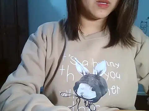 Snapshot of LanJeny_sexy chatting on 11-05-25, 01:22 LanJeny sexy online show from 11-05-25, 01:22