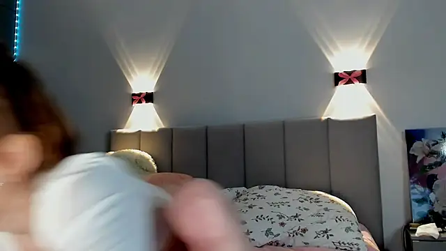 Snapshot of diana_nier chatting on 12-22-24, 10:04 diana nier online show from 12-22-24, 10:04