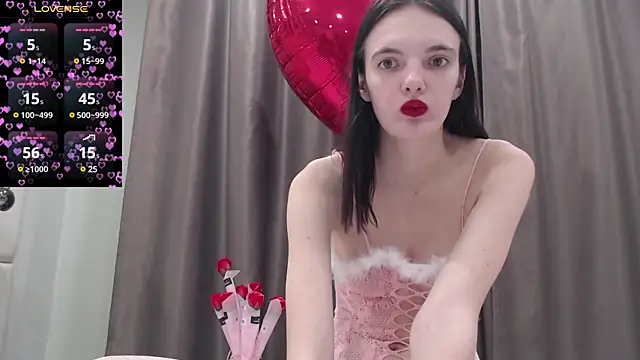 Snapshot of Lia__meow chatting on 02-15-25, 04:47 Lia meow online show from 02-15-25, 04:47