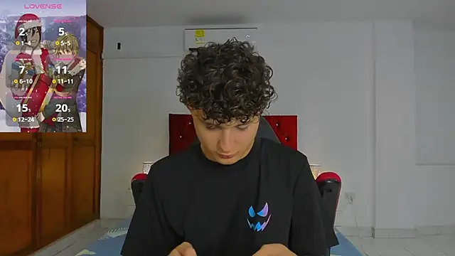 Snapshot of Nathan_Bluee chatting on 12-14-24, 12:55 Nathan Bluee online show from 12-14-24, 12:55