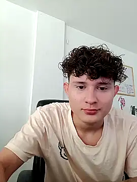 Snapshot of Nathan_Bluee chatting on 12-24-24, 02:33 Nathan Bluee online show from 12-24-24, 02:33