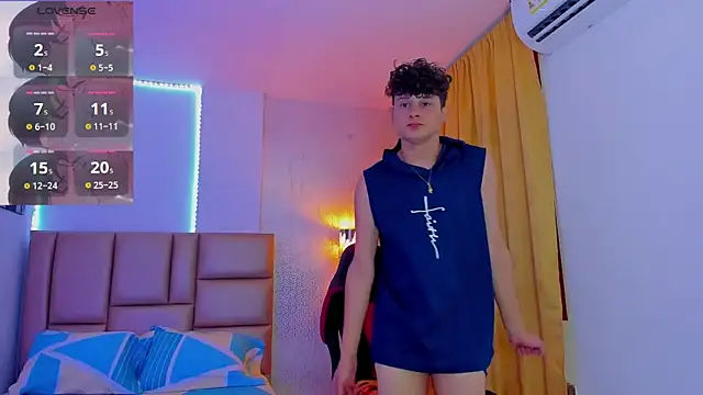 Snapshot of Nathan_Bluee chatting on 01-03-25, 03:55 Nathan Bluee online show from 01-03-25, 03:55