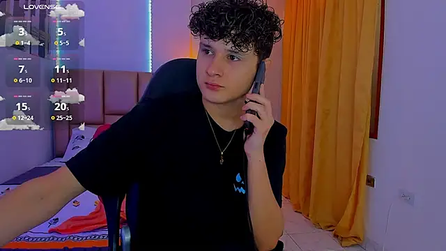 Snapshot of Nathan_Bluee chatting on 01-21-25, 01:22 Nathan Bluee online show from 01-21-25, 01:22