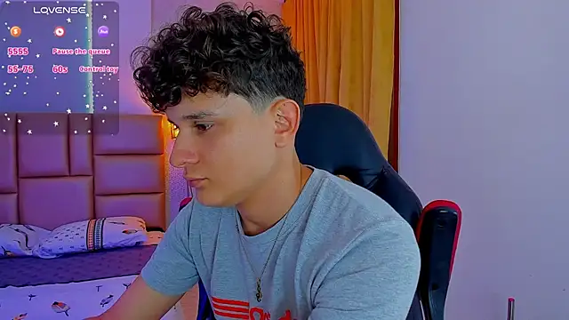 Snapshot of Nathan_Bluee chatting on 02-19-25, 04:55 Nathan Bluee online show from 02-19-25, 04:55