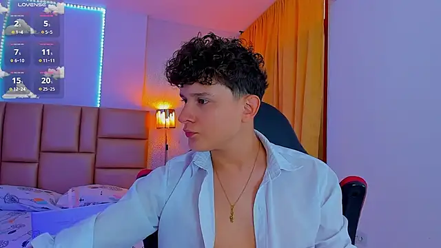 Snapshot of Nathan_Bluee chatting on 02-28-25, 01:03 Nathan Bluee online show from 02-28-25, 01:03