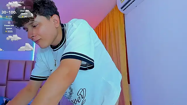 Snapshot of Nathan_Bluee chatting on 03-11-25, 04:18 Nathan Bluee online show from 03-11-25, 04:18