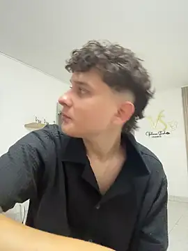 Snapshot of Nathan_Bluee chatting on 09-27-25, 11:26 Nathan Bluee online show from 09-27-25, 11:26