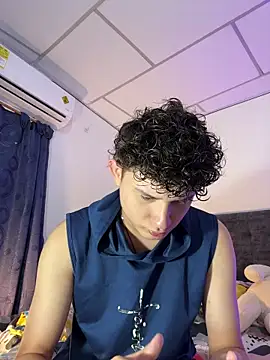 Snapshot of Nathan_Bluee chatting on 11-04-25, 03:00 Nathan Bluee online show from 11-04-25, 03:00