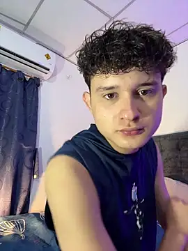 Snapshot of Nathan_Bluee chatting on 11-12-25, 03:34 Nathan Bluee online show from 11-12-25, 03:34