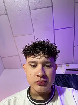 Snapshot of Nathan_Bluee chatting on 12-02-25, 03:40 Nathan Bluee online show from 12-02-25, 03:40