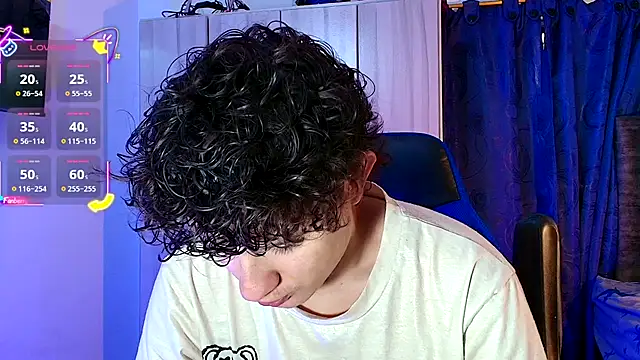 Snapshot of Nathan_Bluee chatting on 12-15-25, 04:00 Nathan Bluee online show from 12-15-25, 04:00