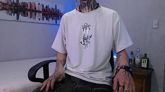 Snapshot of Andy_bapho chatting on 01-15-25, 02:46 Andy bapho online show from 01-15-25, 02:46