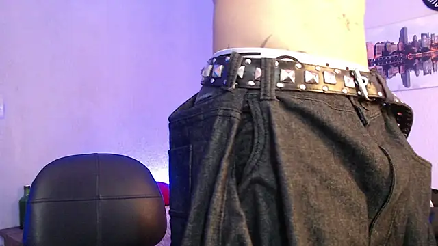 Snapshot of Andy_bapho chatting on 02-21-25, 03:21 Andy bapho online show from 02-21-25, 03:21