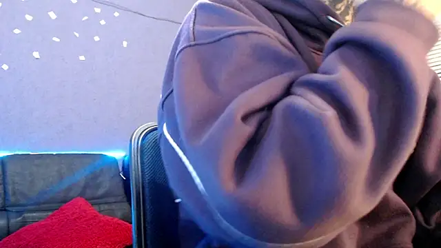 Snapshot of Andy_bapho chatting on 09-19-25, 02:40 Andy bapho online show from 09-19-25, 02:40