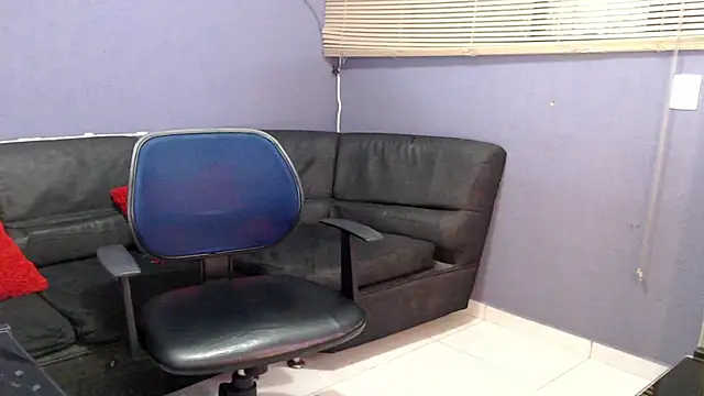 Snapshot of Andy_bapho chatting on 09-25-25, 02:10 Andy bapho online show from 09-25-25, 02:10