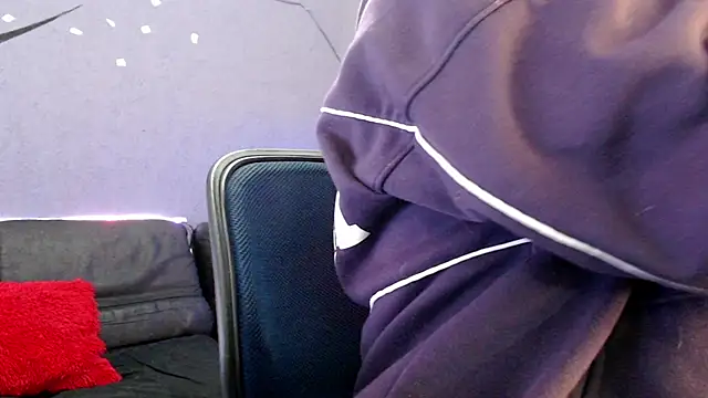 Snapshot of Andy_bapho chatting on 09-30-25, 06:57 Andy bapho online show from 09-30-25, 06:57