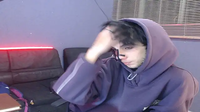 Snapshot of Andy_bapho chatting on 11-11-25, 10:54 Andy bapho online show from 11-11-25, 10:54