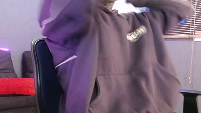 Snapshot of Andy_bapho chatting on 11-12-25, 04:07 Andy bapho online show from 11-12-25, 04:07