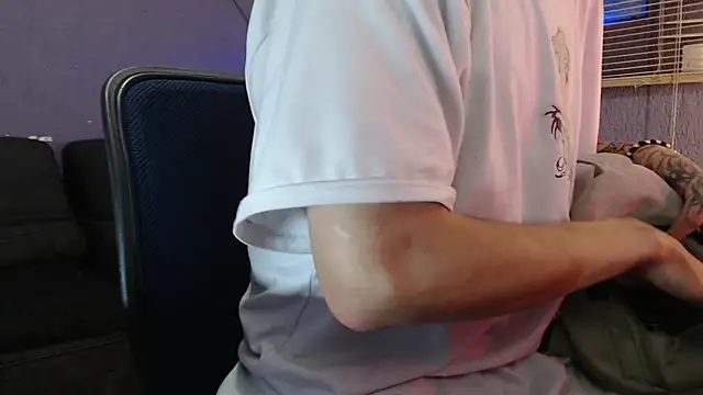 Snapshot of Andy_bapho chatting on 02-16-26, 03:19 Andy bapho online show from 02-16-26, 03:19