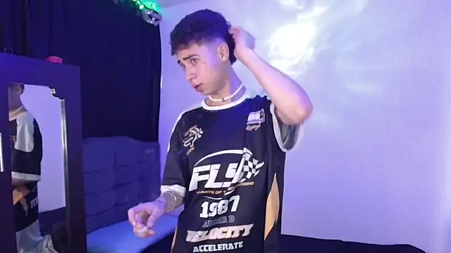 sexybat twink online show from 02-08-25, 04:04