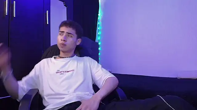 sexybat twink online show from 02-26-25, 02:46