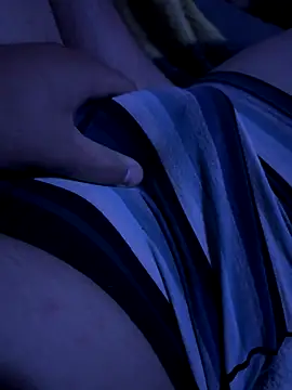 Snapshot of yungsexy- chatting on 09-16-25, 03:18 yungsexy- online show from 09-16-25, 03:18