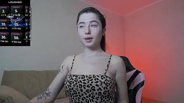 Luxuryalma online show from 11-25-25, 05:07