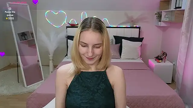 Snapshot of IrisPorter chatting on 03-14-25, 02:19 IrisPorter online show from 03-14-25, 02:19