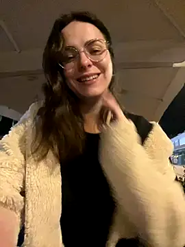 Alicia Hot1 online show from 11-16-25, 05:51