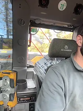 Snapshot of Bick_dick1997 chatting on 10-23-25, 01:32 Bick dick1997 online show from 10-23-25, 01:32